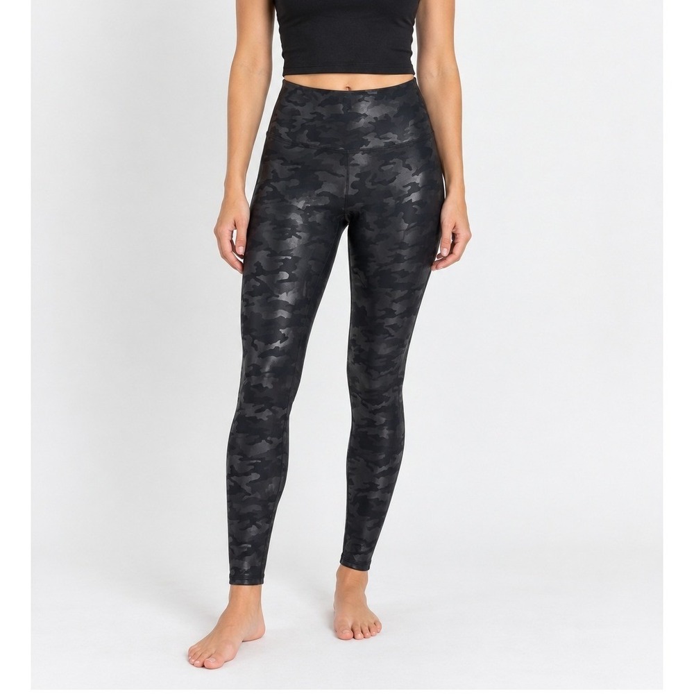 Spanx Faux Leather Camo Leggings Womens M Black Camouflage High Rise Shaping